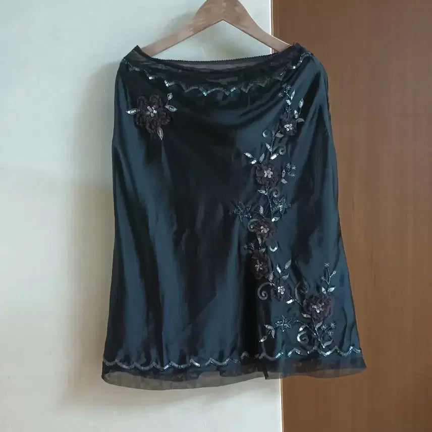 [BUNJANG] BISOU BISOU Midi Skirt / BISOU BISOU 스커트