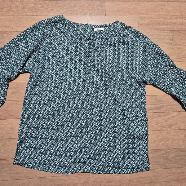[BUNJANG] JISEN Blouse - Women's Size 95 / 지센 블라우스(95). 크로스 백 덤