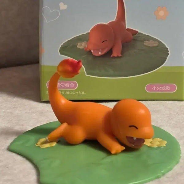 [BUNJANG] Pokemon Charmander Pyra Figure & Pokemon Cards (Gold Mew, Mewtwo) / 새상품) 포켓몬 파이리 피규어 피카쥬 리자몽 퍼켓몬카드 황금 뮤 뮤츠