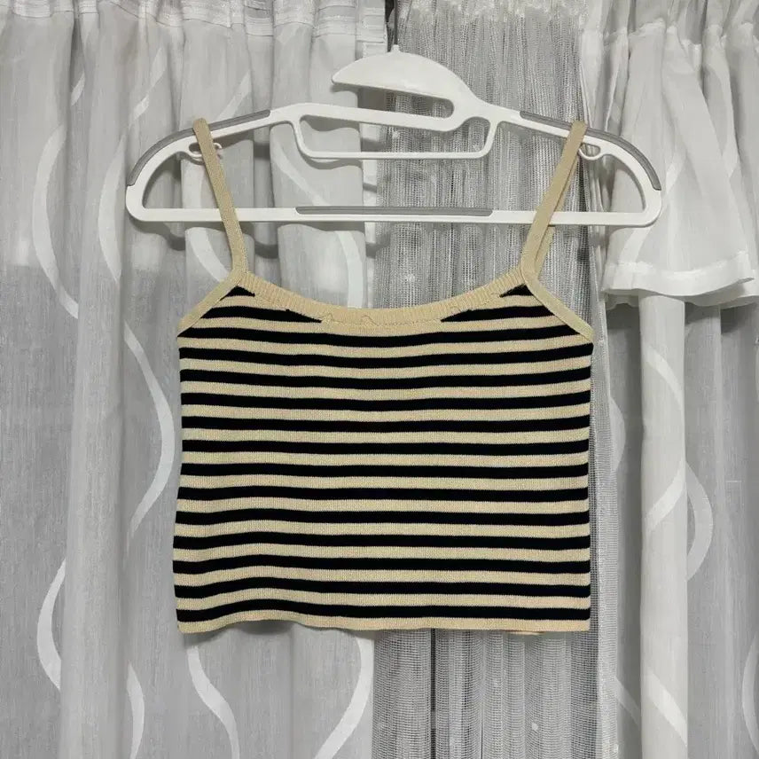[BUNJANG] Stripe Sleeveless Top / 스트라이프 나시