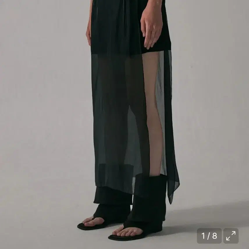 [BUNJANG] trimmingbird See-through V Low-waist Mini Skirt Black / 트리밍버드 시스루 브이 로우웨스트 미니스커트 블랙