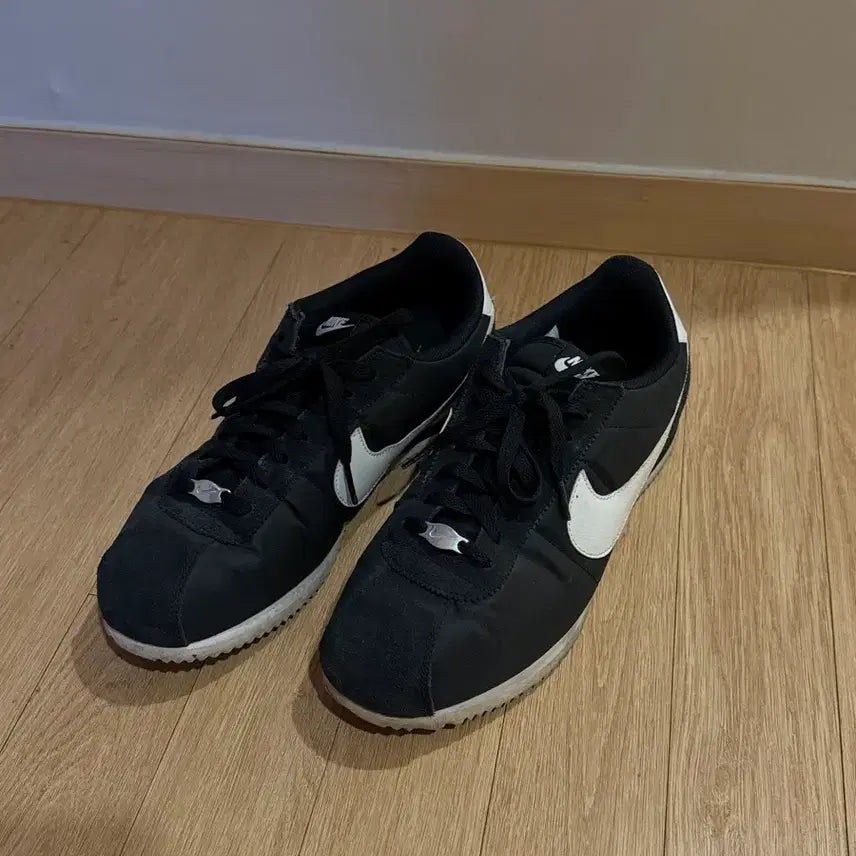 [BUNJANG] Nike Cortez Black White Sneakers / 나이키 코르테즈 블랙화이트