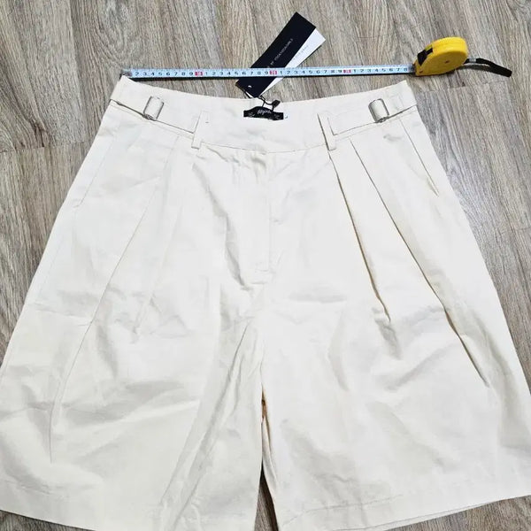 [BUNJANG] 66GIRLS Pintuck Short Pants Ivory / 66걸스 핀턱 숏 팬츠 L