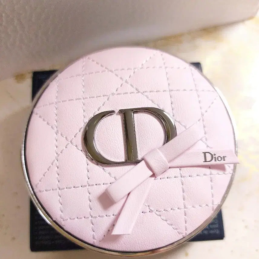 [BUNJANG] Dior Forever Cushion Case Pink Bow Limited Edition / 선물포장)한정판)디올 포에버 쿠션케이스 핑크 보우