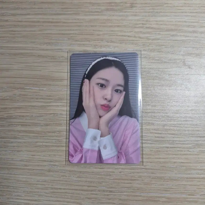 [BUNJANG] IVE Love Dive Yujin Casual Wear Photocard / 아이브 러브다이브 사복유진 판매