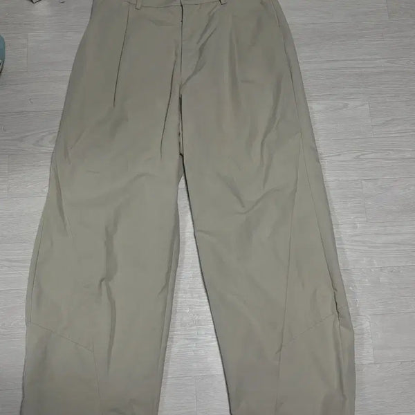 [BUNJANG] Hatching Room Deep Pleats Trouser Pants Size 4 / 해칭룸 딥플리츠 트라우저 팬츠 4사이즈