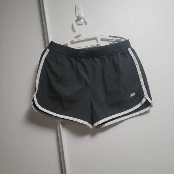 [BUNJANG] New Balance Women's Running Shorts Black / 뉴발란스 여성 러닝 쇼츠 L