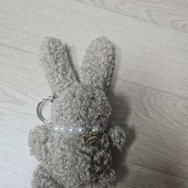 [BUNJANG] Quarterv Milk Beige Rabbit Charm / [쿼터브] 밀크 베이지 토끼 키링 새상품