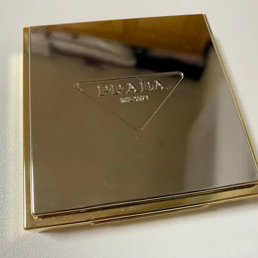 [BUNJANG] Prada Dimension Durable Multi-Effect Eyeshadow / 프라다 디멘션 듀러블 멀티-이펙트 아이섀도우
