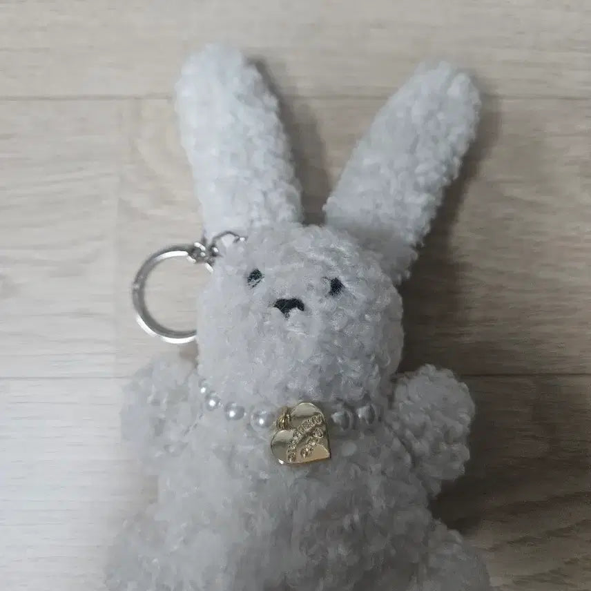 [BUNJANG] Quarterb White Rabbit Charm Pearl Heart New / [쿼터브] 화이트 토끼 키링 새상품