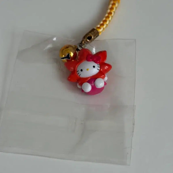 [BUNJANG] Classic Kitty Maple Strap Keychain / 고전 키티 스트랩 단풍