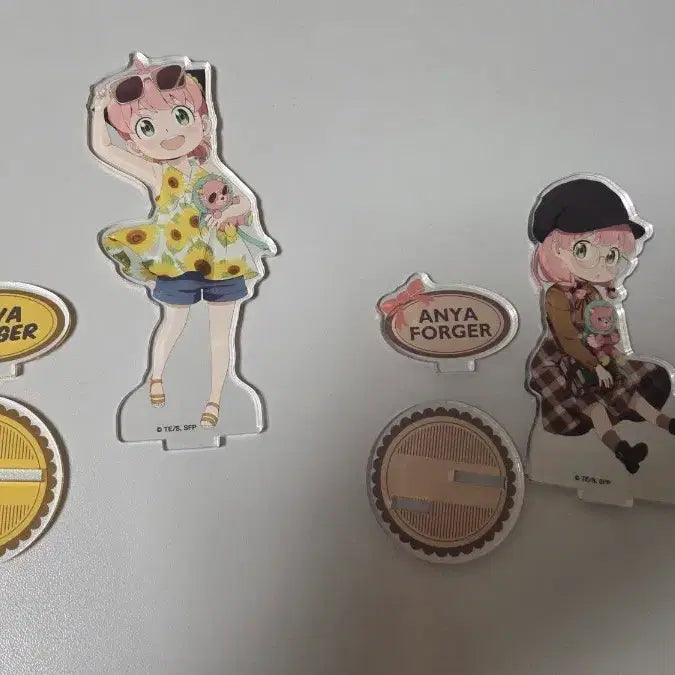 [BUNJANG] Spy x Family Anya Acrylic Stand (2 Types) / 스파이 패밀리 아냐 아크릴 스탠드 2종 판매