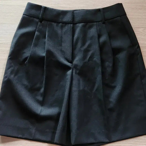 [BUNJANG] Lucky Chouette Black Pintuck Shorts / 럭키슈에뜨 반바지