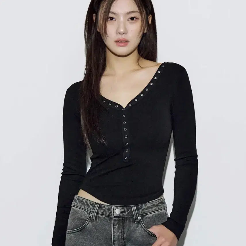 [BUNJANG] Helene Paris Snap Neckline Long Sleeve T-Shirt / 헬레네파리스 스냅 넥라인 롱슬리브