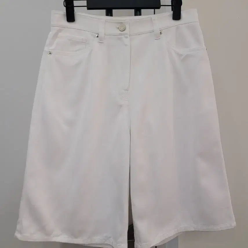 [BUNJANG] She's Miss 25SS White Denim Bermuda Shorts Size 66 / 25ss 쉬즈미스 화이트 데님소재 버뮤다 팬츠 66사이즈 미착용 새제품