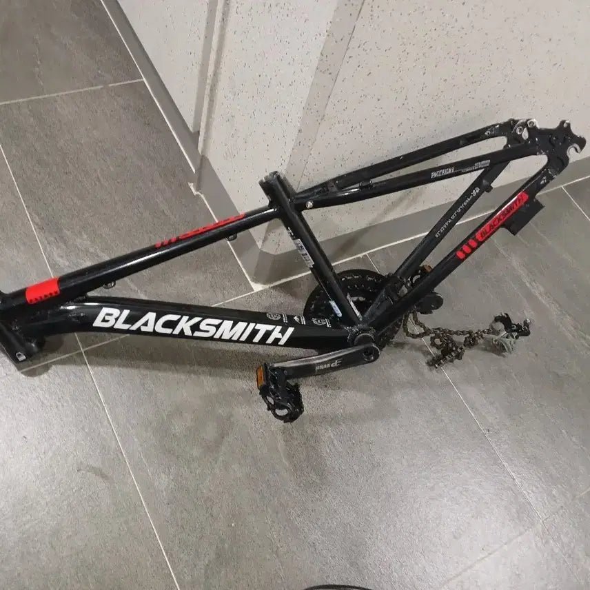 [BUNJANG] Blacksmith Bicycle Frame Black/Red / 블랙스미스 자전거 프레임 블랙/레드