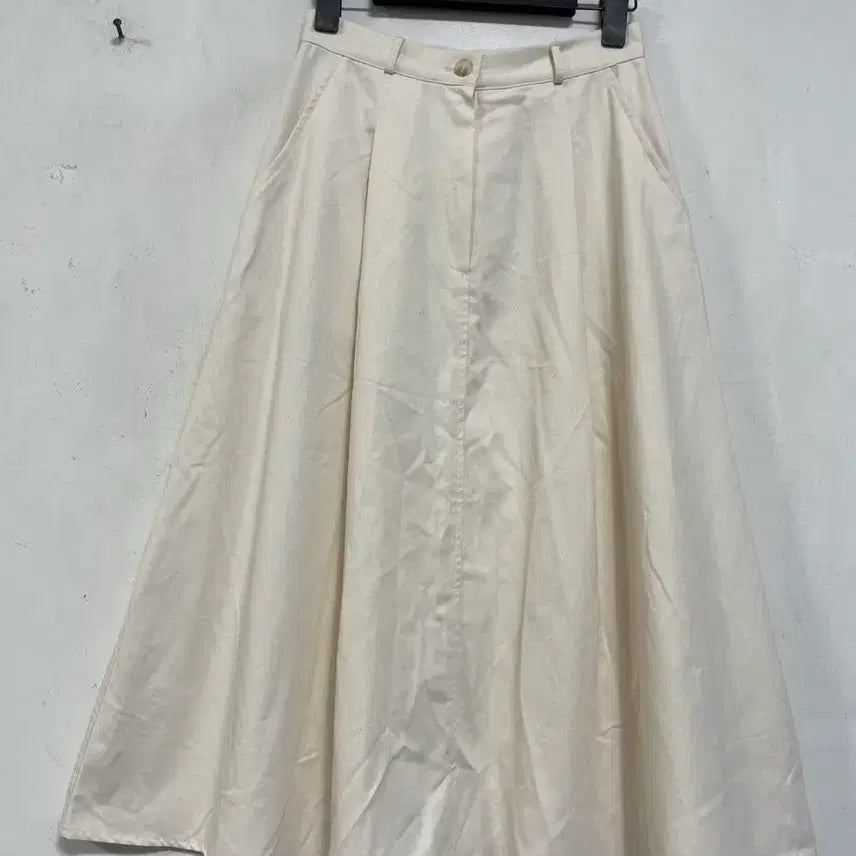 [BUNJANG] N6714 Pintuck Flare Long Skirt / 특가새)N6714 핀턱 플레어 롱 스커트