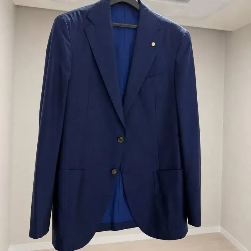 [BUNJANG] Luigi Bianchi Mantova Navy Blazer / 이탈리아 장인 정신이 깃든 루이지 비안키 만토바 네이비 블레이저예요