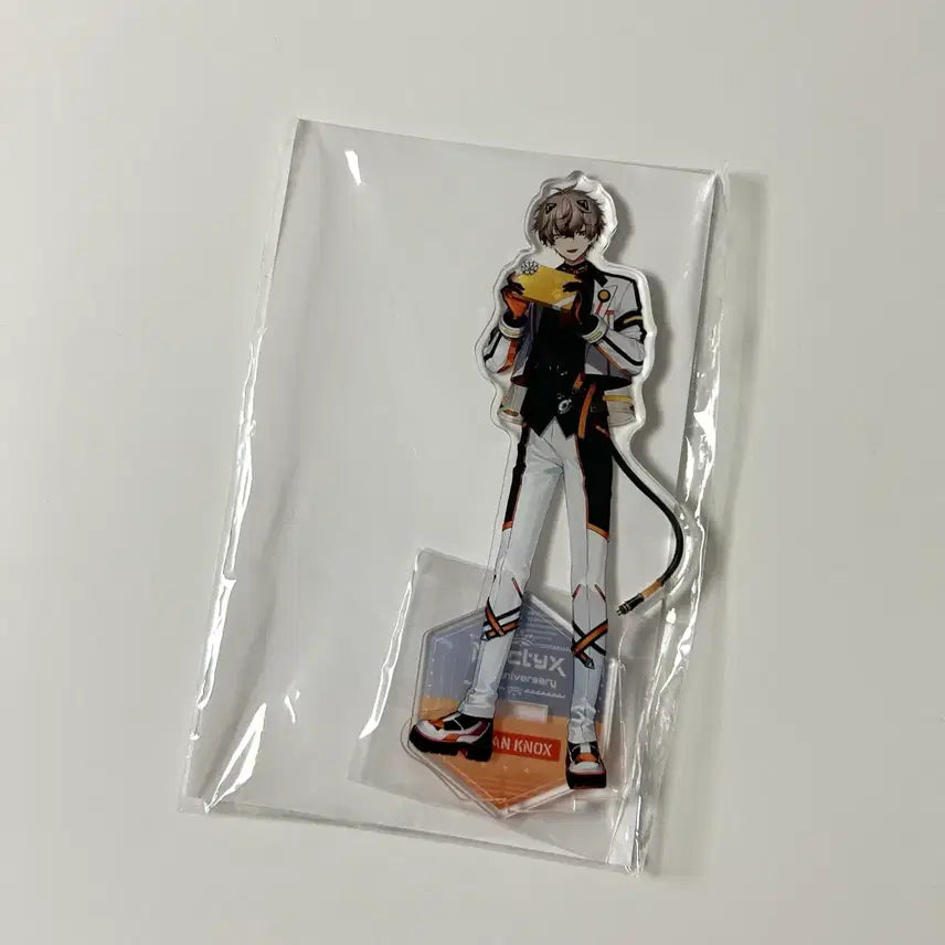 [BUNJANG] Nijisanji EN Alban Knox Acrylic Stand / 니지산지 en 알반 녹스 아크릴 스탠드