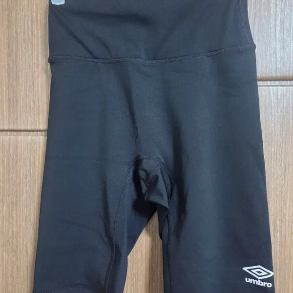 [BUNJANG] Umbro Women's 5-Part Leggings Size S / 엄브로 여성 5부 레깅스 70(S) 미착용