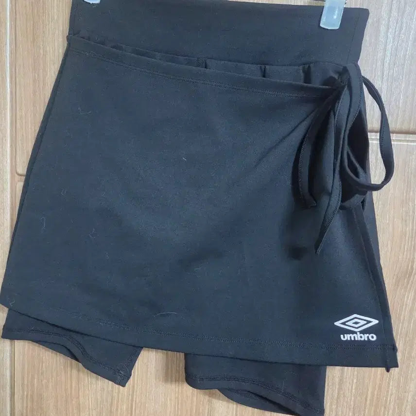 [BUNJANG] Umbro Women's Cover-up Leggings Skirt Set / 엄브로 우먼스 커버업 레깅스 스커트 검정+회색 70(S)사이즈 일괄
