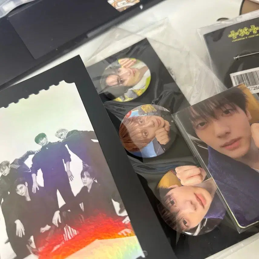 [BUNJANG] TXT Weverse Photocard, Badge, Ticket Set Bundle / 투바투 위버스 포토카드 뱃지 티켓 세트 일괄