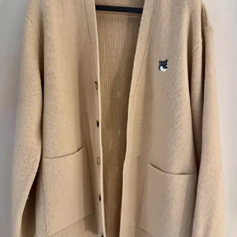 [BUNJANG] Maison Kitsune Grey Fox Head Wool Cardigan Beige L / 메종키츠네 그레이 폭스헤드 울 가디건 베이지 L