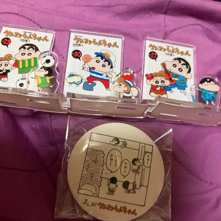 [BUNJANG] Crayon Shin-chan Original Art Acrylic Standee & Badge Set / 짱구 원화 아크릴 스탠딩 & 뱃지