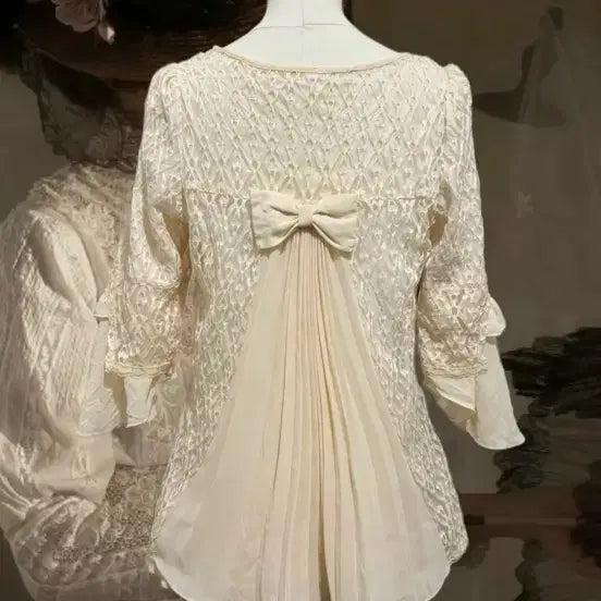 [BUNJANG] Vintage Lace Ribbon Blouse - Ivory / 빈티지 레이스 리본 블라우스 아이보리