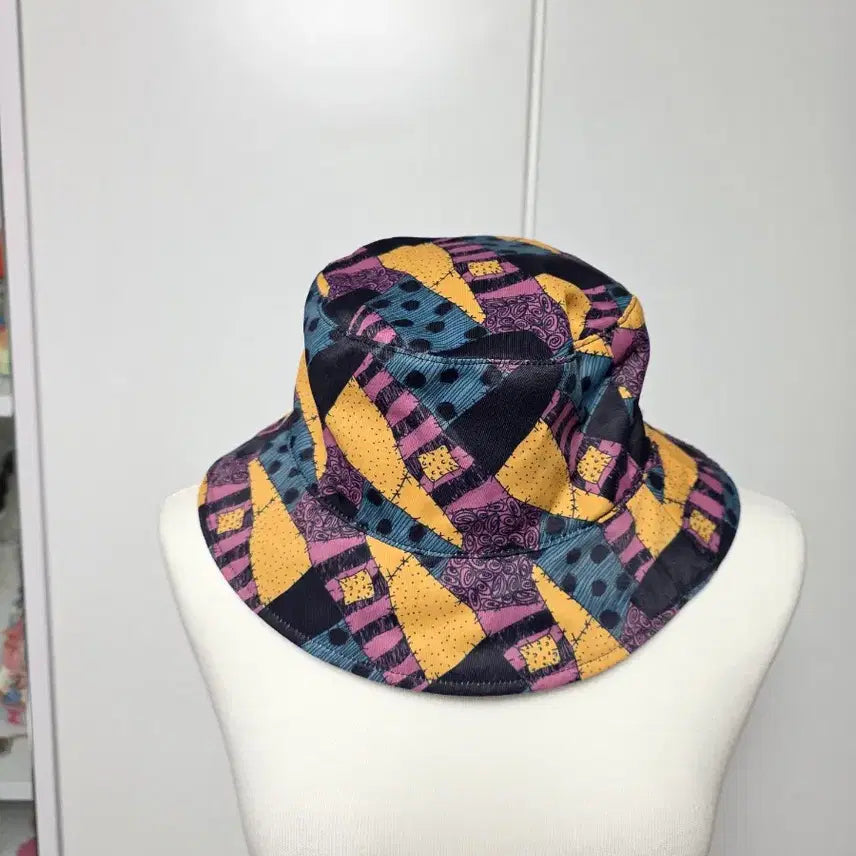 [BUNJANG] Disney Halloween Reversible Bucket Hat / Disney Holloween 디즈니 할로윈 리버서블 버킷햇