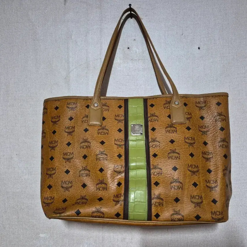 [BUNJANG] MCM Logo Pattern Tote Bag / MCM 엠씨엠