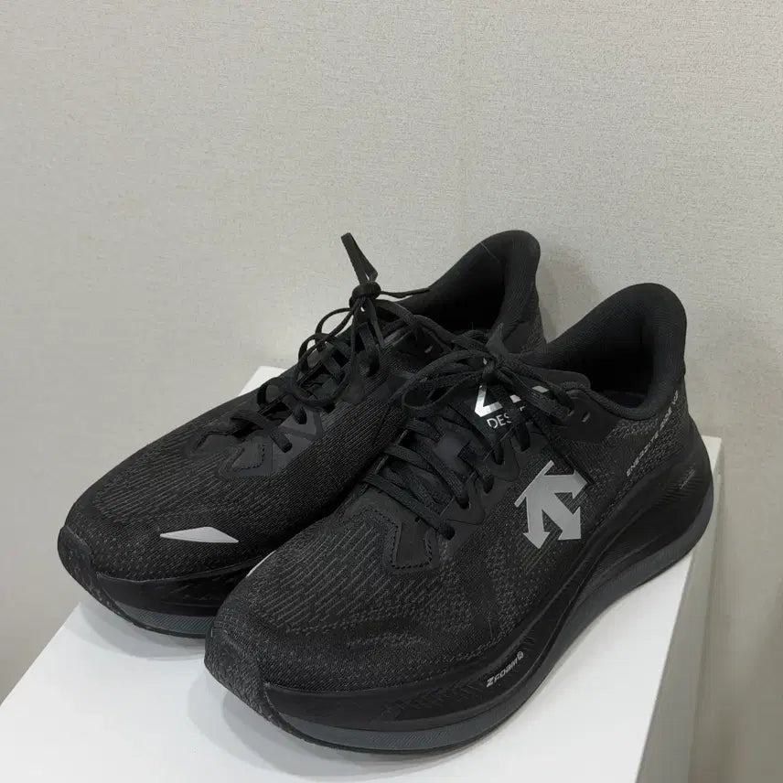 [BUNJANG] Descente Energize Ride V3 Sneakers Black 275mm / 데상트 에너자이트 라이드 V3 블랙 275mm