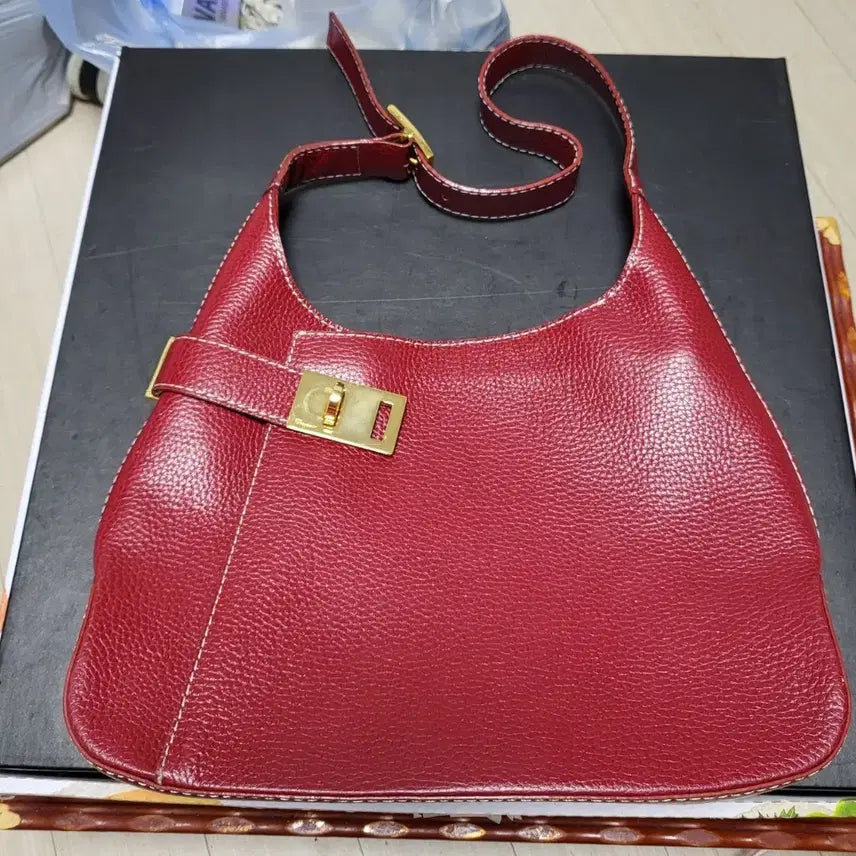 [BUNJANG] Salvatore Ferragamo Red Leather Shoulder Bag / 페라가모 레드 숄더백 상태매우좋음