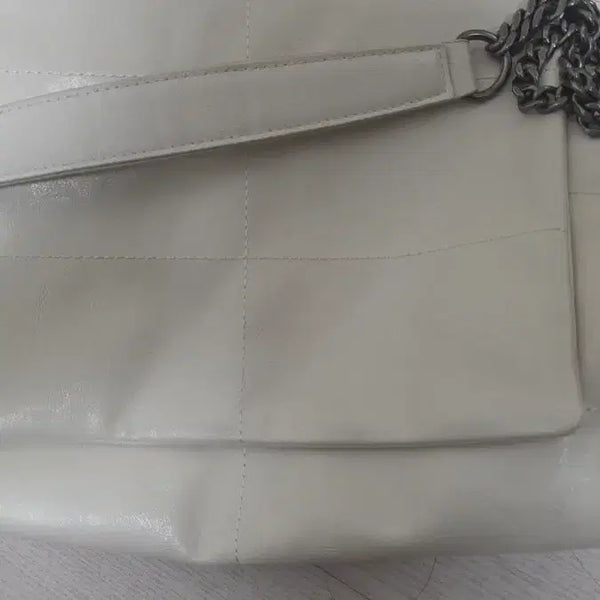 [BUNJANG] Zara Lock Flap Beige Chain Shoulder Bag / 자라 락플랩 베이지색 체인 숄더백