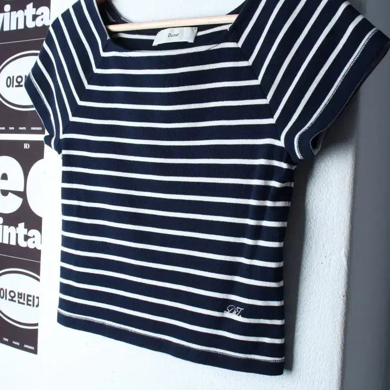 [BUNJANG] Dunst Wide Neck Striped T-Shirt Navy / W(M) 던스트 반팔 티셔츠 와이드넥 스트라이프 네이비-H34880