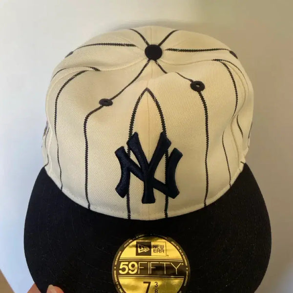 [BUNJANG] New Era 59FIFTY New York Yankees World Series Pinstripe Fitted Cap / 뉴에라 59FIFTY 뉴욕 양키스 월드시리즈 핀스트라이프 피티드캡