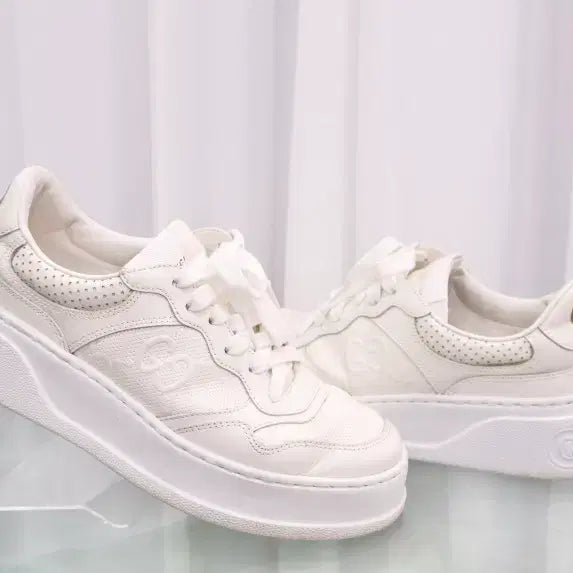 [BUNJANG] Gucci GG Embossed Sneakers Shoes 669582 / 구찌 GG 엠보스 스니커즈 운동화 669582