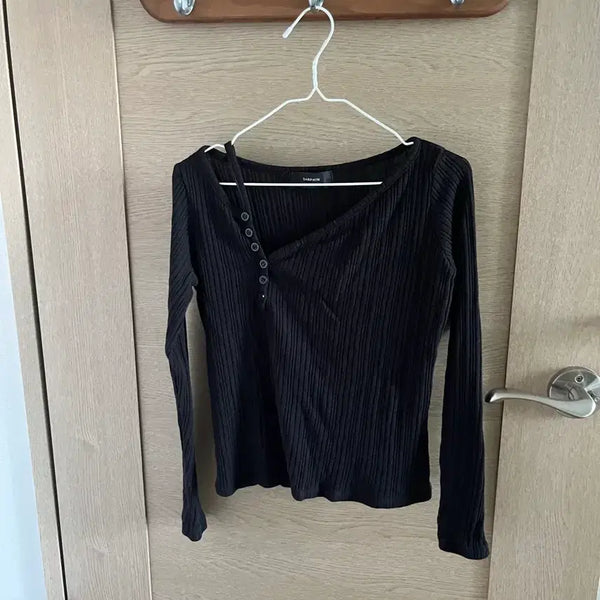 [BUNJANG] Black Diagonal Slit Ribbed V-Neck Long Sleeve T-Shirt / 블랙 사선트임 골지 브이넥티