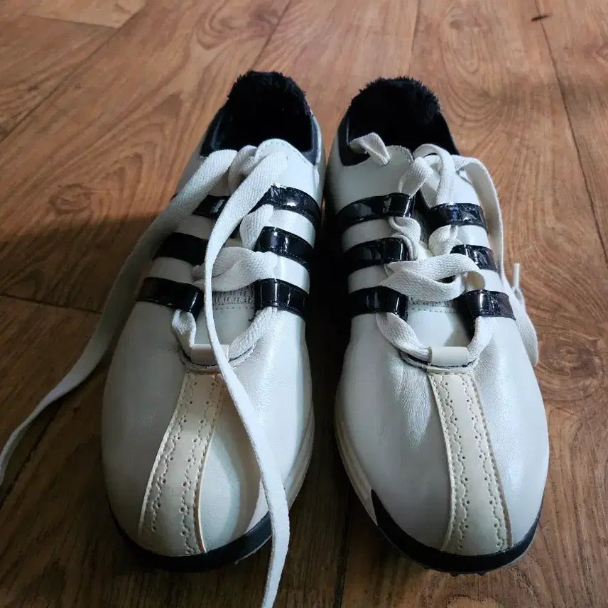 [BUNJANG] Adidas Women's Golf Shoes White Leather Black Stripes Size 240 / 아디다스 어성골프화 240
