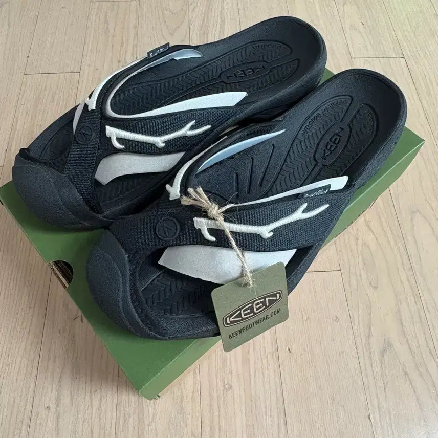 [BUNJANG] KinX Namiseom Pair Waimea Sandals / 킨x 남이서팔 와이메아 265