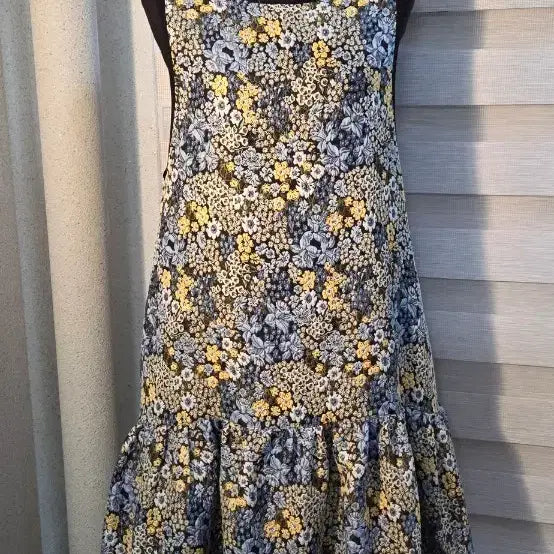 [BUNJANG] Ozséconzs Flower Midi Dress / 오즈세컨즈 플라워 원피스