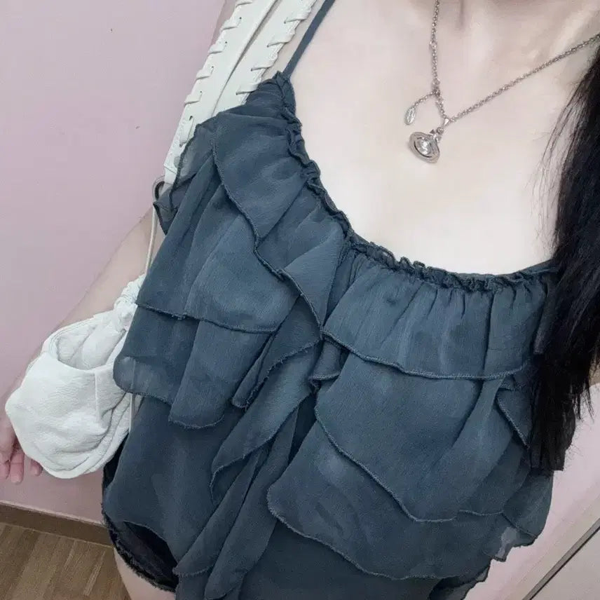 [BUNJANG] Lace Frill Sleeveless Blouse / 레이스 프릴 나시 블라우스