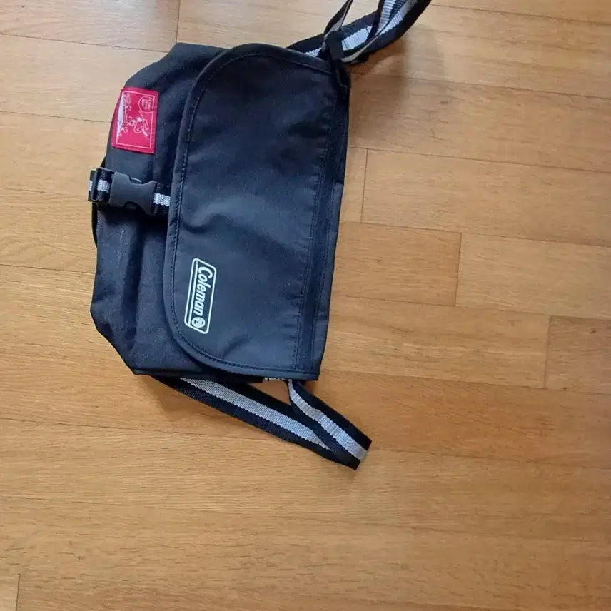 [BUNJANG] Coleman Black Crossbody Bag / 콜맨 블랙 크로스백