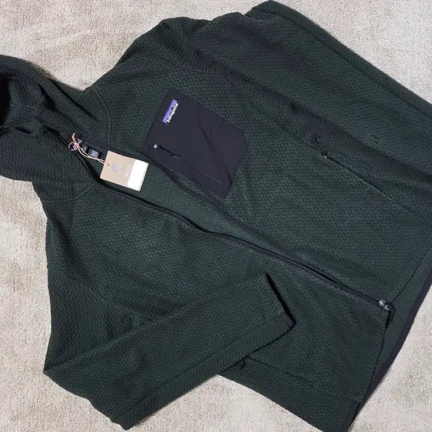 [BUNJANG] Patagonia R1 Air Hoodie - Medium / 파타고니아 R1 AIR 후디 M 사이즈 판매합니다