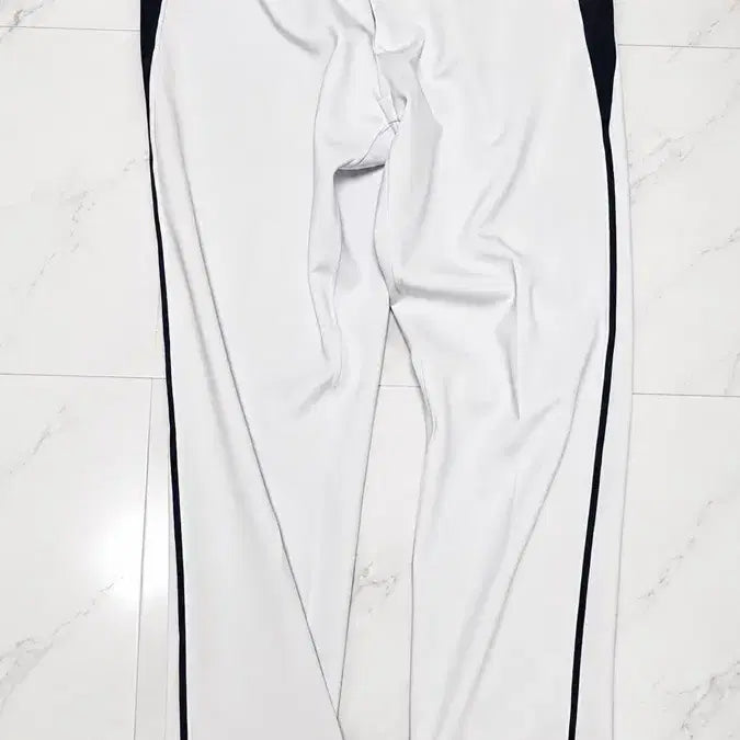 [BUNJANG] KSG Baseball Pants with Belt - White Navy Stripe / KSG 야구 바지 + 벨트 흰색 네이비 줄무늬
