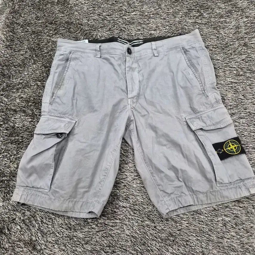 [BUNJANG] Stone Island Cargo Shorts (Size 36) / 스톤아일랜드. 정품 카고반바지36