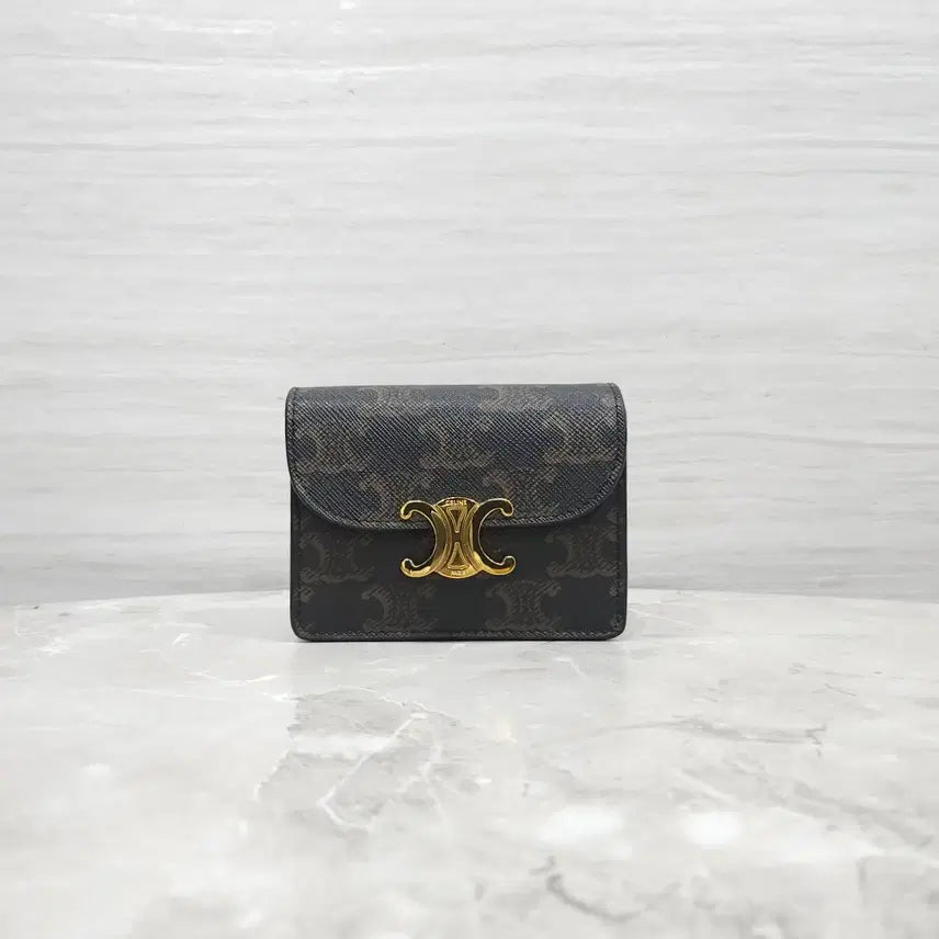 [BUNJANG] Celine Triomphe Flap Card Wallet 10N062DB7 / 셀린느 트리옹프 플랩 카드 지갑 10N062DB7