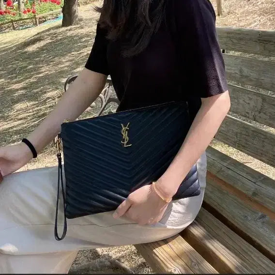 [BUNJANG] Saint Laurent New Medium Clutch Bag Black Gold / 입생로랑 생로랑 뉴미듐 클러치/클러치백 정품S급(보증서O)