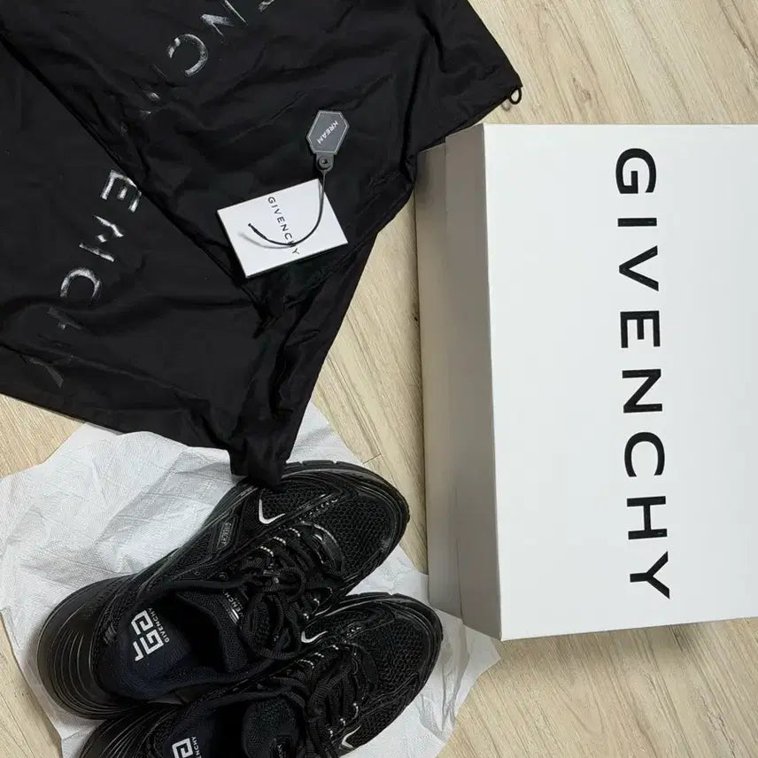 [BUNJANG] Givenchy Black Sneakers / 지방시 스니커즈 블랙