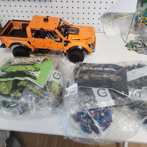 [BUNJANG] LEGO Technic Ford F-150 Raptor (42126) and Bonus Sets / 레고 테크닉 포드 F-150 랩터  42126과 기타